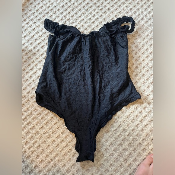 Frankies Bikinis Lucia Eyelet One-Piece Swimsuit Black 2X - Picture 5 of 9